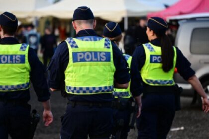 Formalizan cargos contra adulto mayor por prostituir a su esposa en Suecia