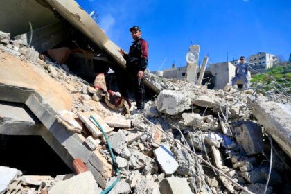 Franja de Gaza: 394 muertos y 200.000 desplazados por ofensiva israelí