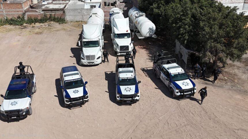 FSPE asegura tractocamiones, autotanques y 28,000 litros en Cortazar, Guanajuato