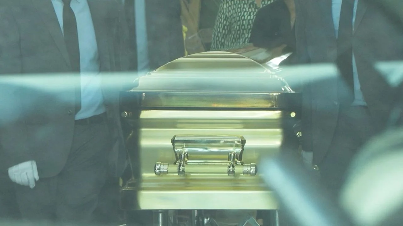 Funeral de "El Mencho" en Jalisco con flores y operativo de seguridad