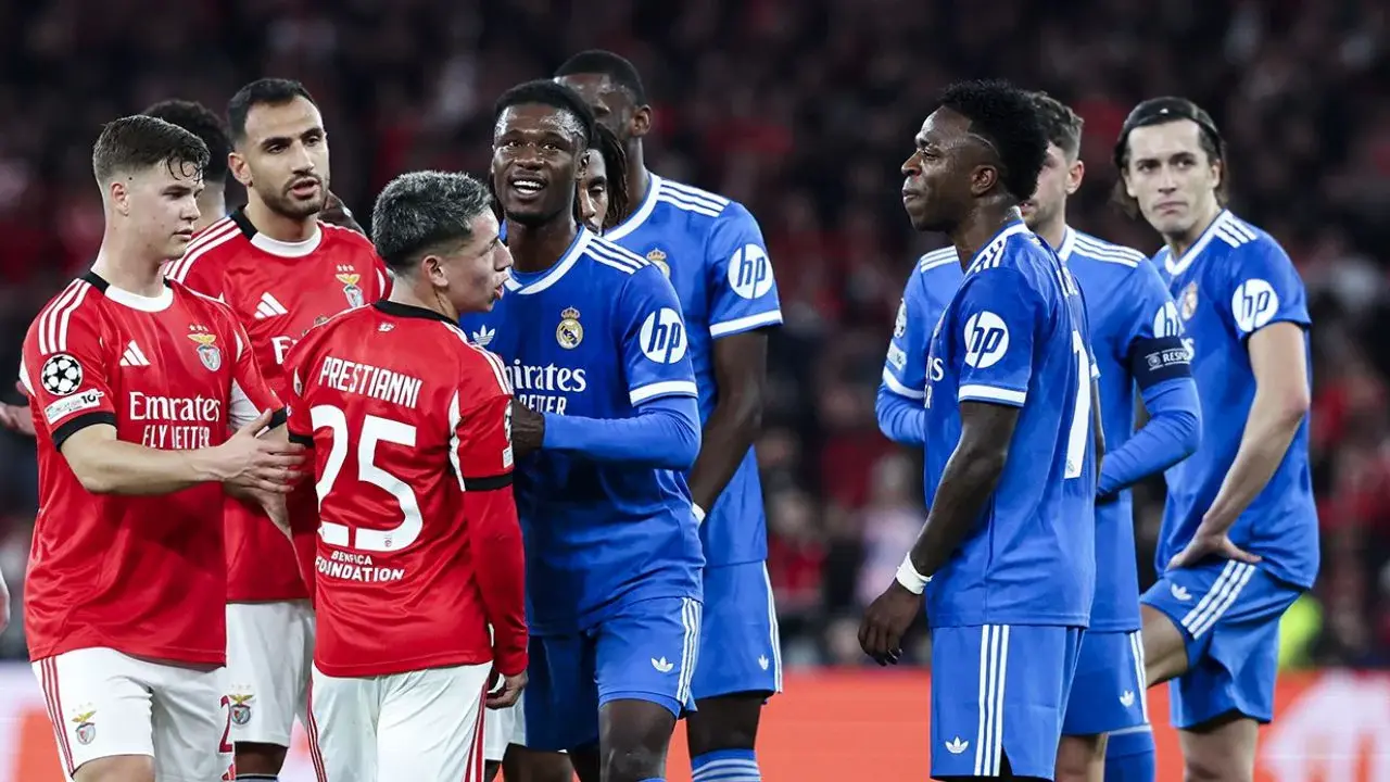 Gianni Infantino propone expulsar a futbolistas que se tapen la boca