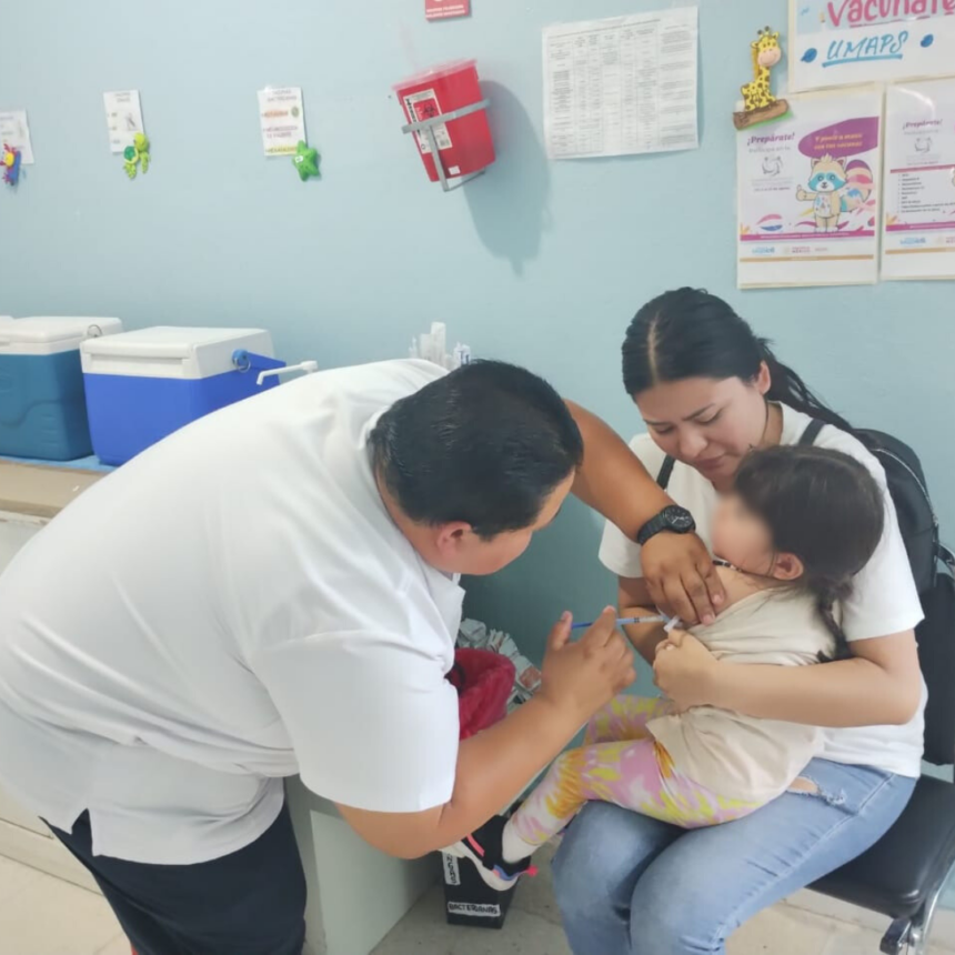 Gobierno estatal fortalece protección con Programa de Vacunación Universal