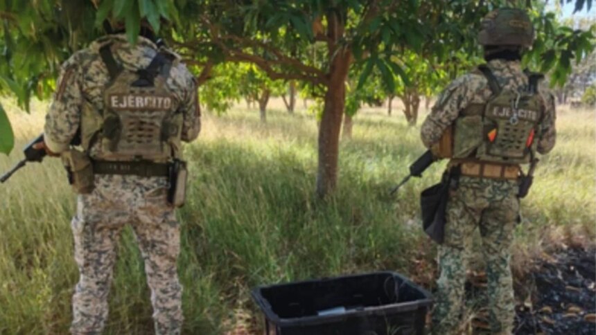 Hallan 12 artefactos explosivos ocultos entre la maleza en Culiacán