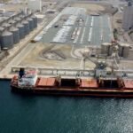 Irán afirma haber atacado buque de apoyo estadounidense en Golfo de Omán