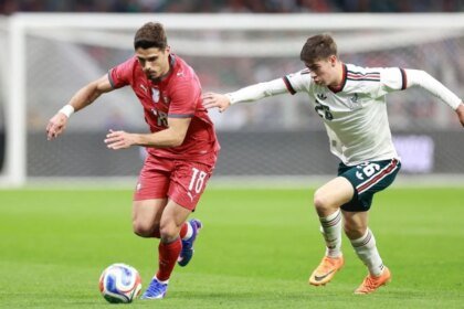 'La Hormiga' González recibe ovación y falla oportunidad en México vs Portugal