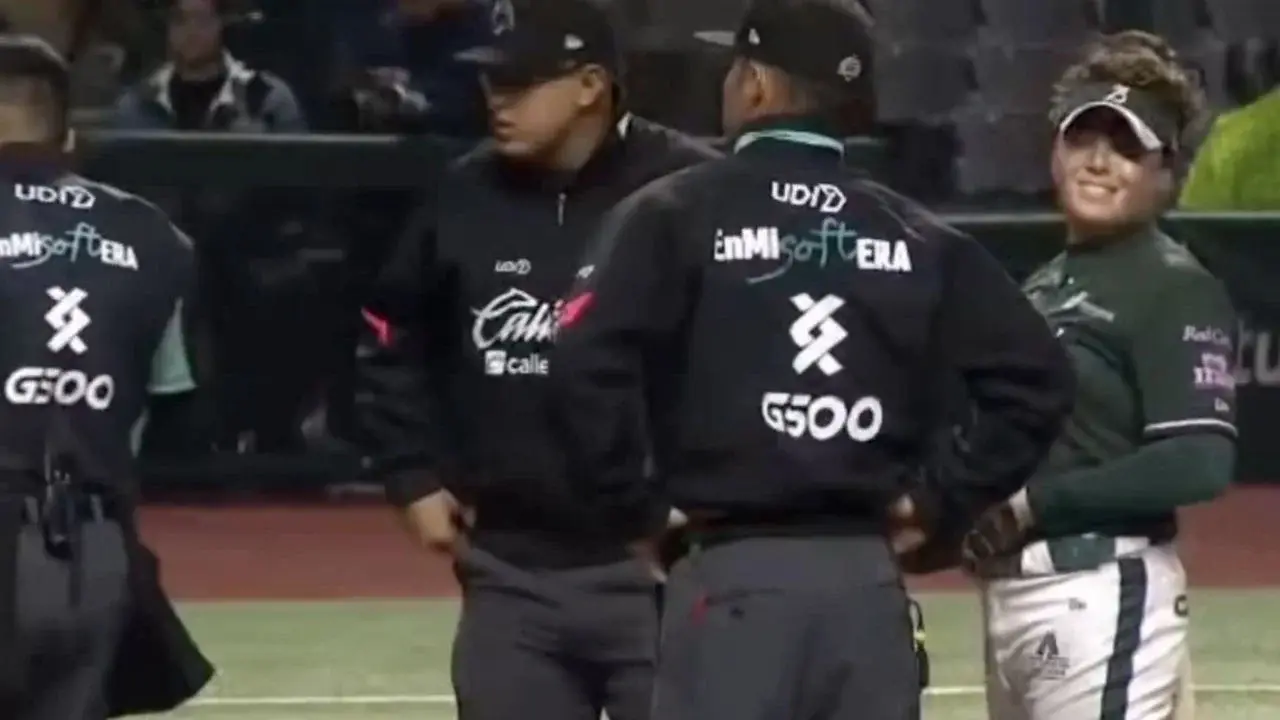 Lanzadora récord de ponches expulsada tras hallar sustancia en su guante