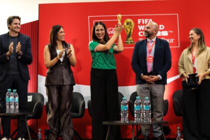 León recibe el trofeo original de la FIFA; Guanajuato celebra evento oficial