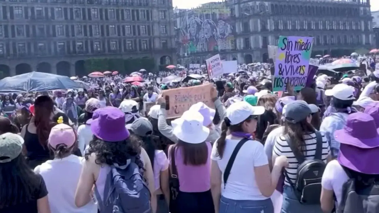 Miles de mujeres marchan en CDMX en 8M contra silencio y miedo