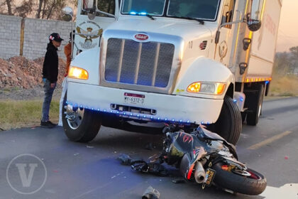 Motociclista resulta herido tras choque frontal con camión en Zamora