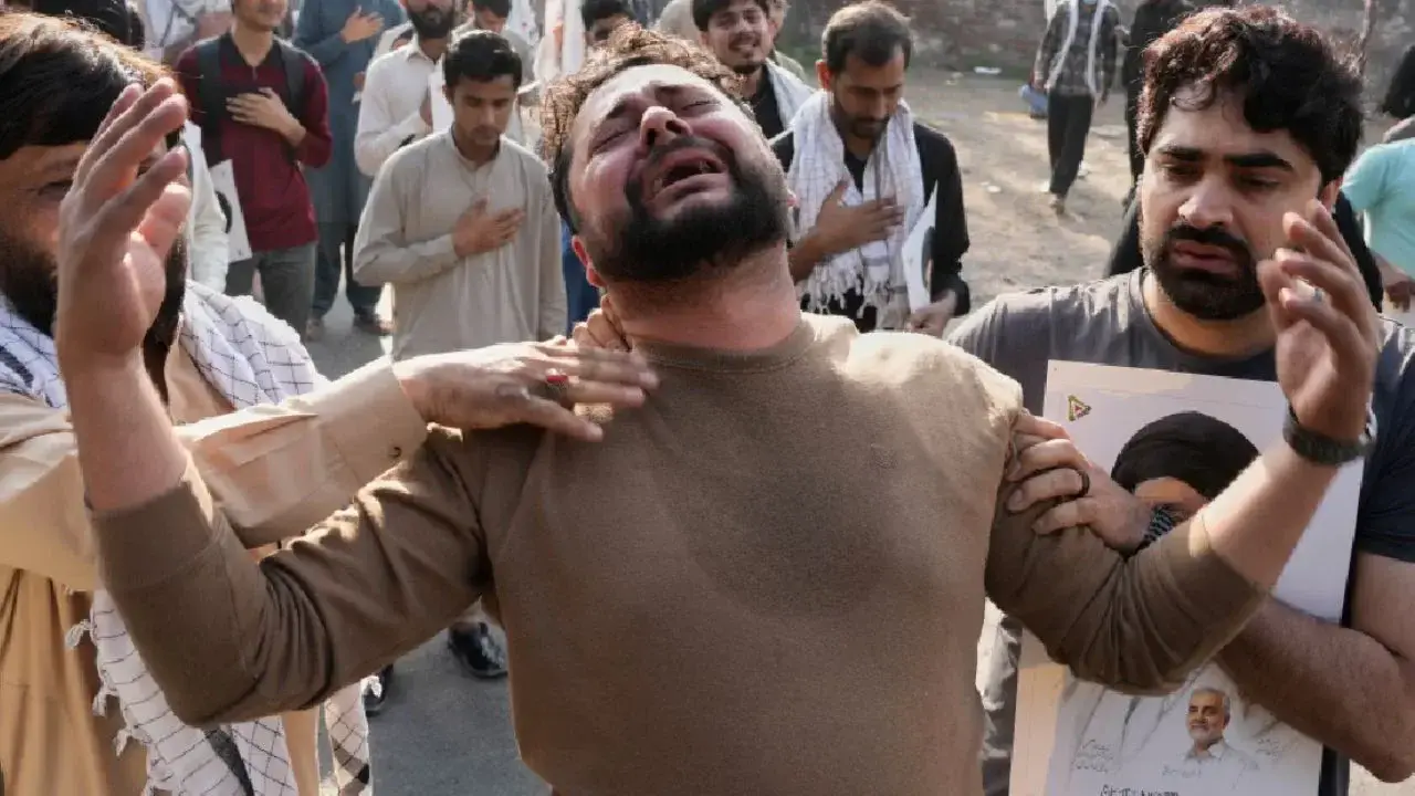 Nueve muertos, 50 heridos en ataque al consulado de EU en Pakistán