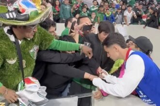 Piden vetar a aficionado que le arrebató el plumón a Álvaro Fidalgo