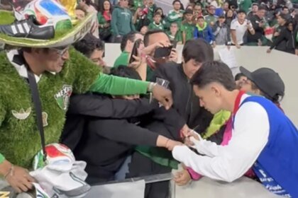 Piden vetar a aficionado que le arrebató el plumón a Álvaro Fidalgo