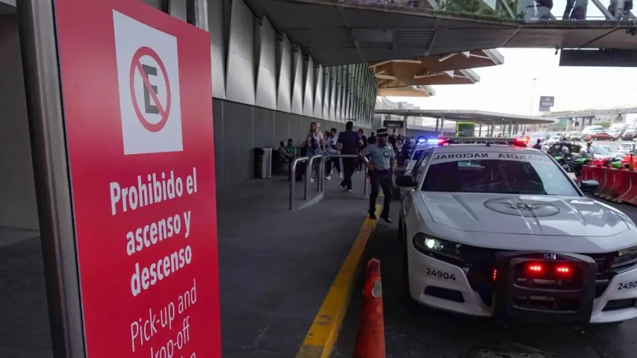 Plataformas aseguran que conductores no serán multados en el AICM, CDMX