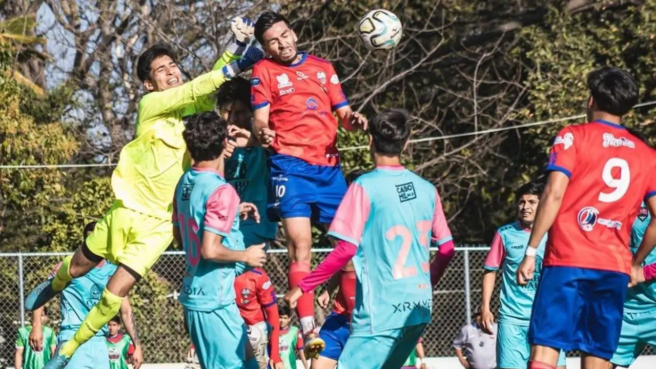 Presidente municipal de Autlán golpea y amenaza a árbitros en partido