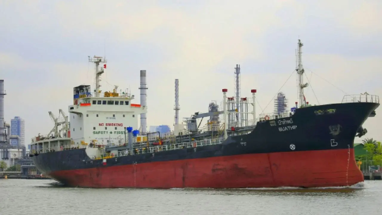 Puertos locales registran suspensiones por el estrecho de Ormuz