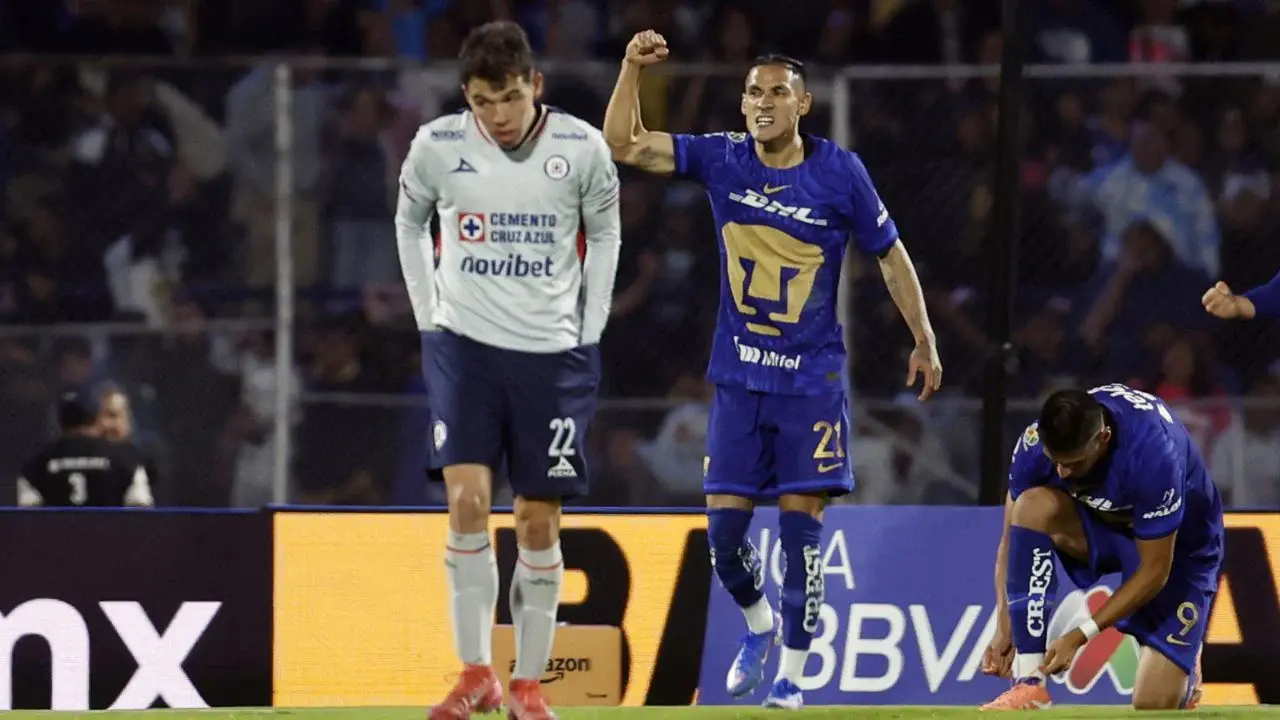 Pumas empata ante Cruz Azul pese a jugar con uno menos