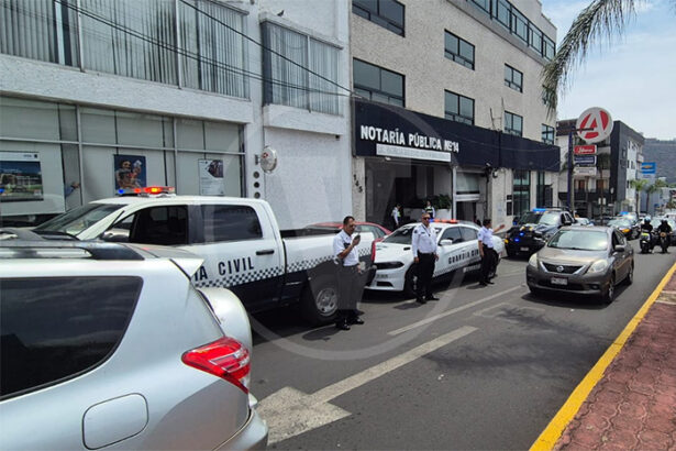 Roban 930 mil pesos a mujer en notaría Enrique Ramírez