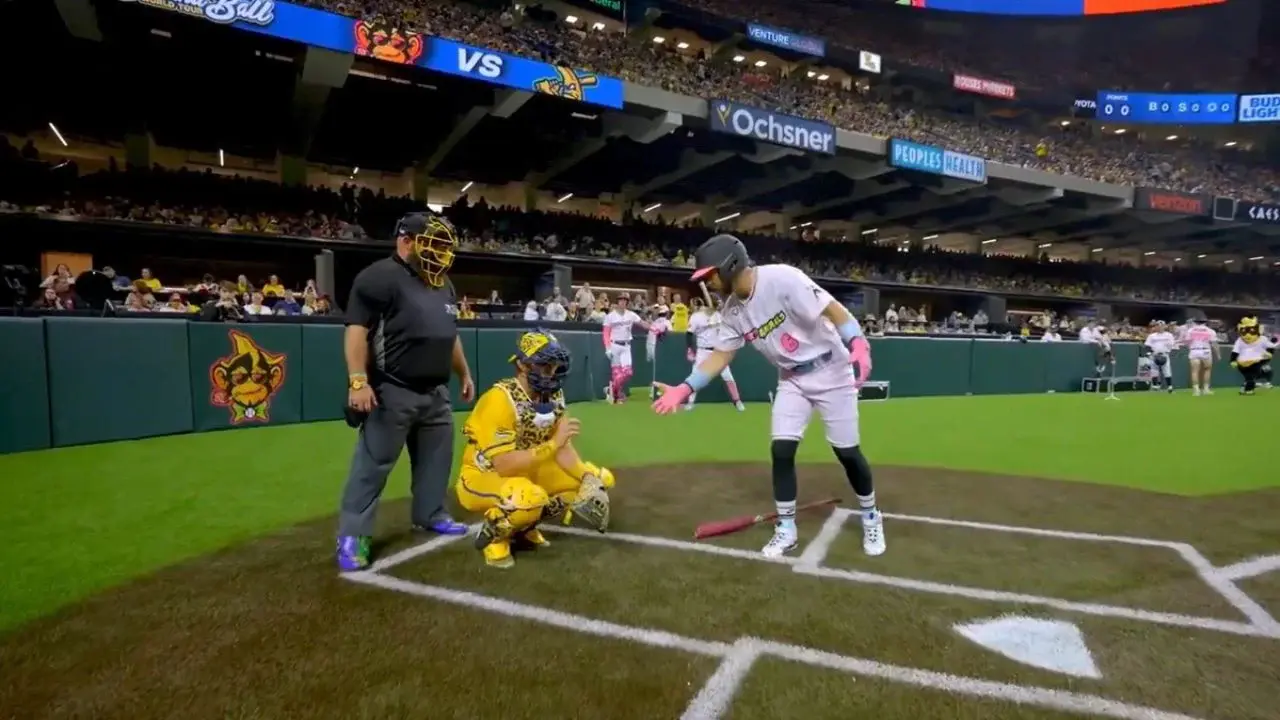 Savannah Bananas parodian el saludo fallido entre Arozarena y Raleigh