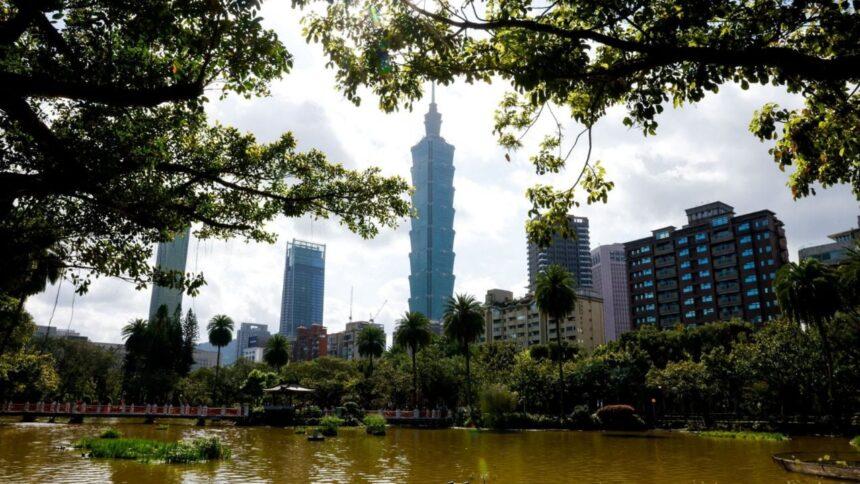 Taiwán detecta sobrevuelo de 26 aeronaves militares chinas alrededor de la isla