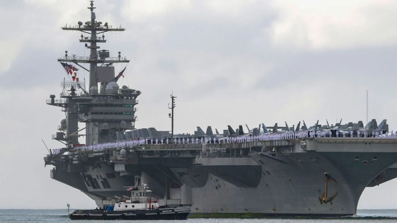 Teherán asegura impacto en el portaviones Abraham Lincoln; Washington lo niega