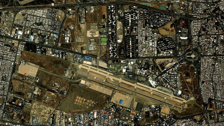 Teherán: uno de tres aeropuertos iraníes atacados por Israel