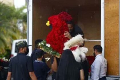 Trasladan el cuerpo de Nemesio Oseguera a cementerio de Zapopan, Jalisco