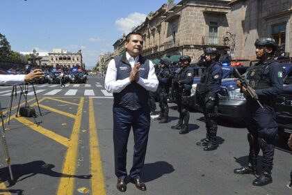 Tribunal federal niega detención de Silvano Aureoles, prófugo desde marzo en Michoacán