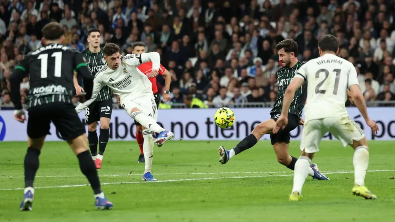 Valverde y Güller marcan en triunfo del Real Madrid ante Elche