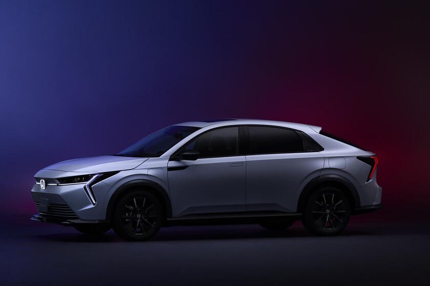 Vehículo eléctrico fabricado en China con frontal similar al de Kia