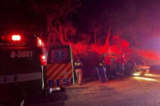 Volcadura en carretera Uruapan-Paracho deja lesionada a mujer embarazada en Michoacán