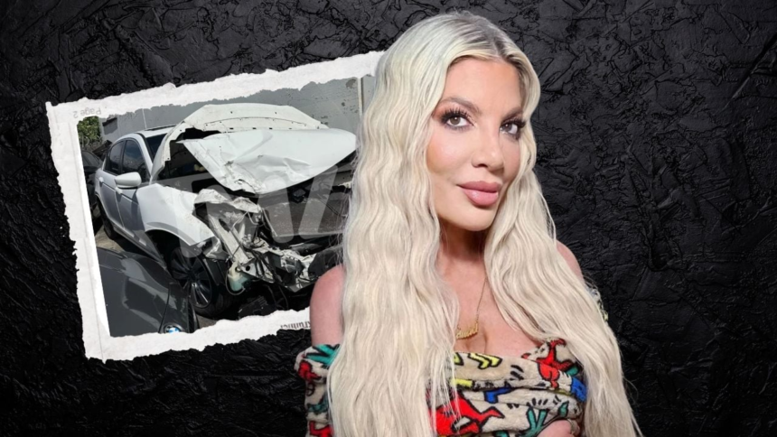 Actriz de Beverly Hills 90210 hospitalizada tras accidente automovilístico