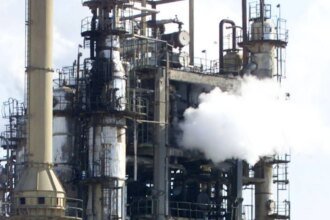 Bagdad inicia exportación terrestre de petróleo por Siria ante cierre de Ormuz