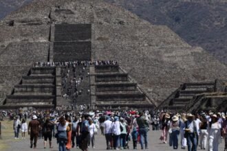 Balacera en Teotihuacán deja un muerto y varios heridos, tirador se quita la vida