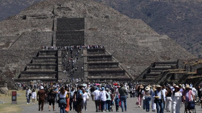 Balacera en Teotihuacán deja un muerto y varios heridos, tirador se quita la vida
