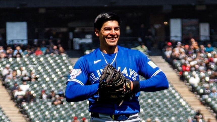Brandon Valenzuela, mexicano 153 en MLB, debuta con hit en Blue Jays