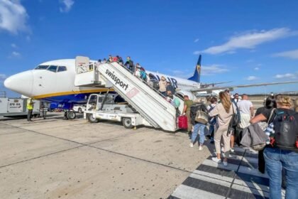 Bruselas alerta riesgo de crisis aérea por bloqueo del Estrecho de Ormuz