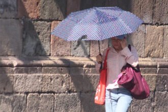 Calor extremo continúa afectando a Michoacán y 22 estados más