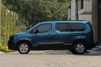 Camioneta de tres filas con alta eficiencia de combustible en México