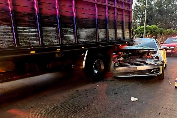 Choque en Libramiento Oriente de Uruapan genera dos personas heridas