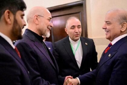 Comienzan negociaciones directas de paz entre Irán y Estados Unidos tras tensiones