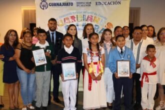 Dependencias reconocen a niñas y niños Guardianes de la Palabra