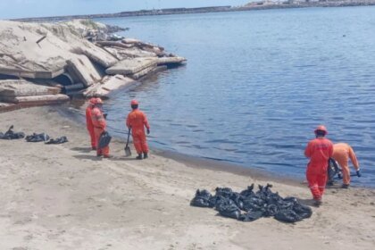 Derrame en el Golfo de México afecta costas de Tabasco y Tamaulipas