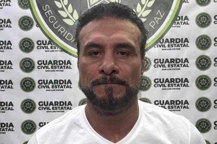 Detienen a Alberto El Patrón por presunta agresión a su pareja