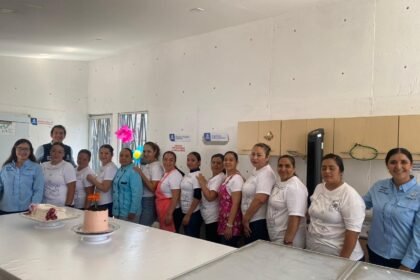 DIF Estatal entrega equipo a Centro Nuevo Comienzo en Celaya.