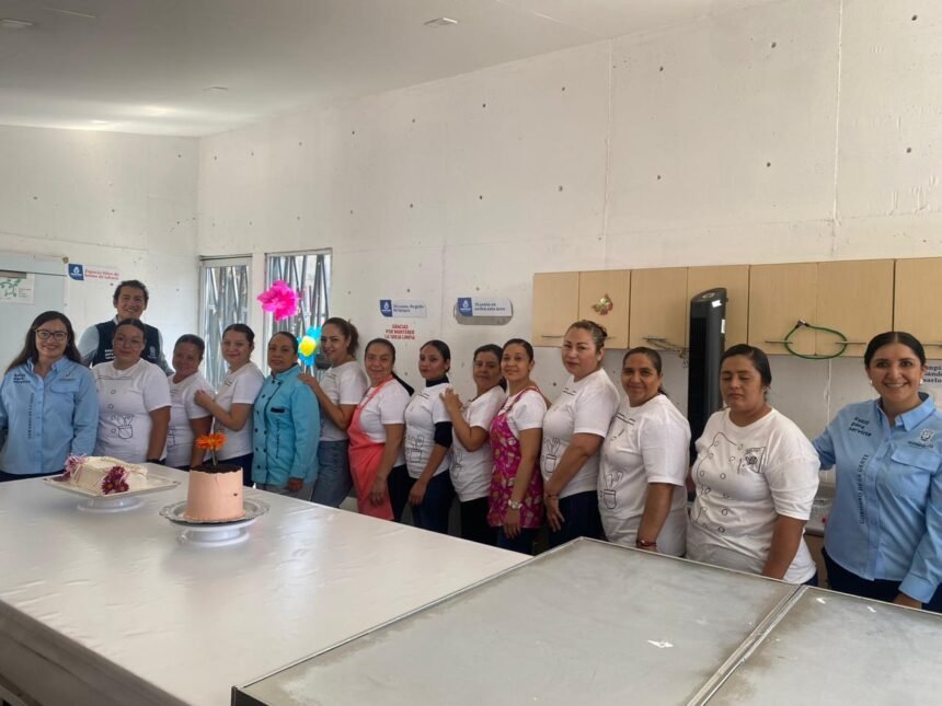 DIF Estatal entrega equipo a Centro Nuevo Comienzo en Celaya.