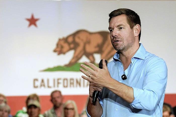 Eric Swalwell renuncia al Congreso tras denuncias de abuso sexual en California
