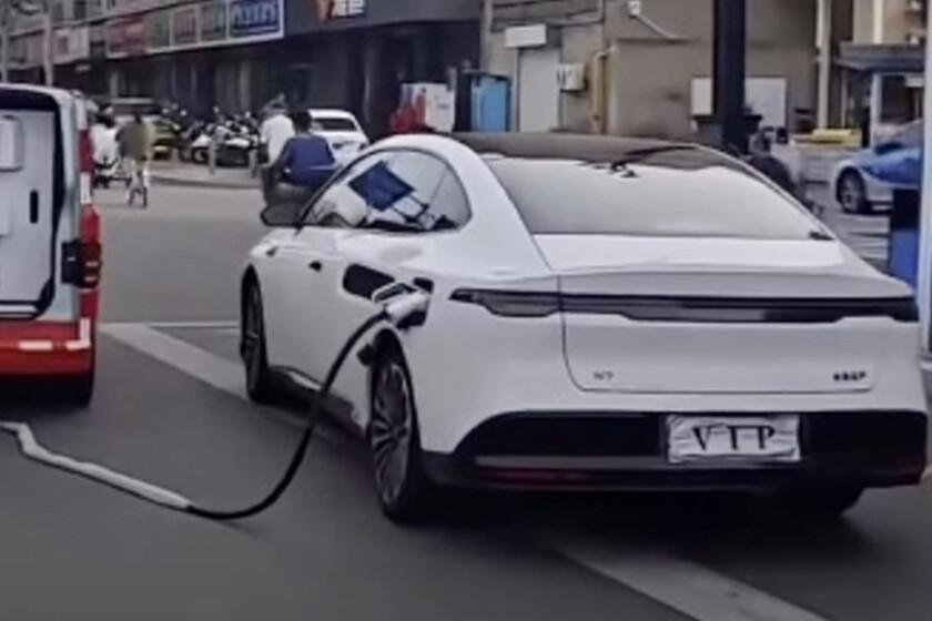 Estación móvil de recarga in situ para baterías agotadas