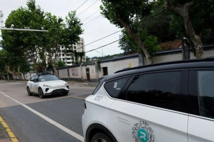 Fallo de sistema paraliza varios robotaxis en China