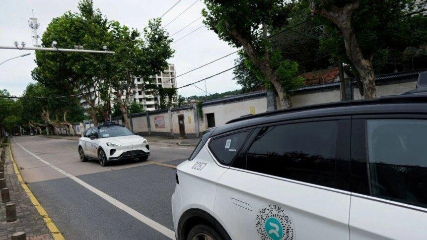 Fallo de sistema paraliza varios robotaxis en China