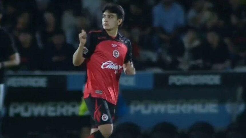 Gilberto Mora regresa y casi provoca penal en victoria de Xolos